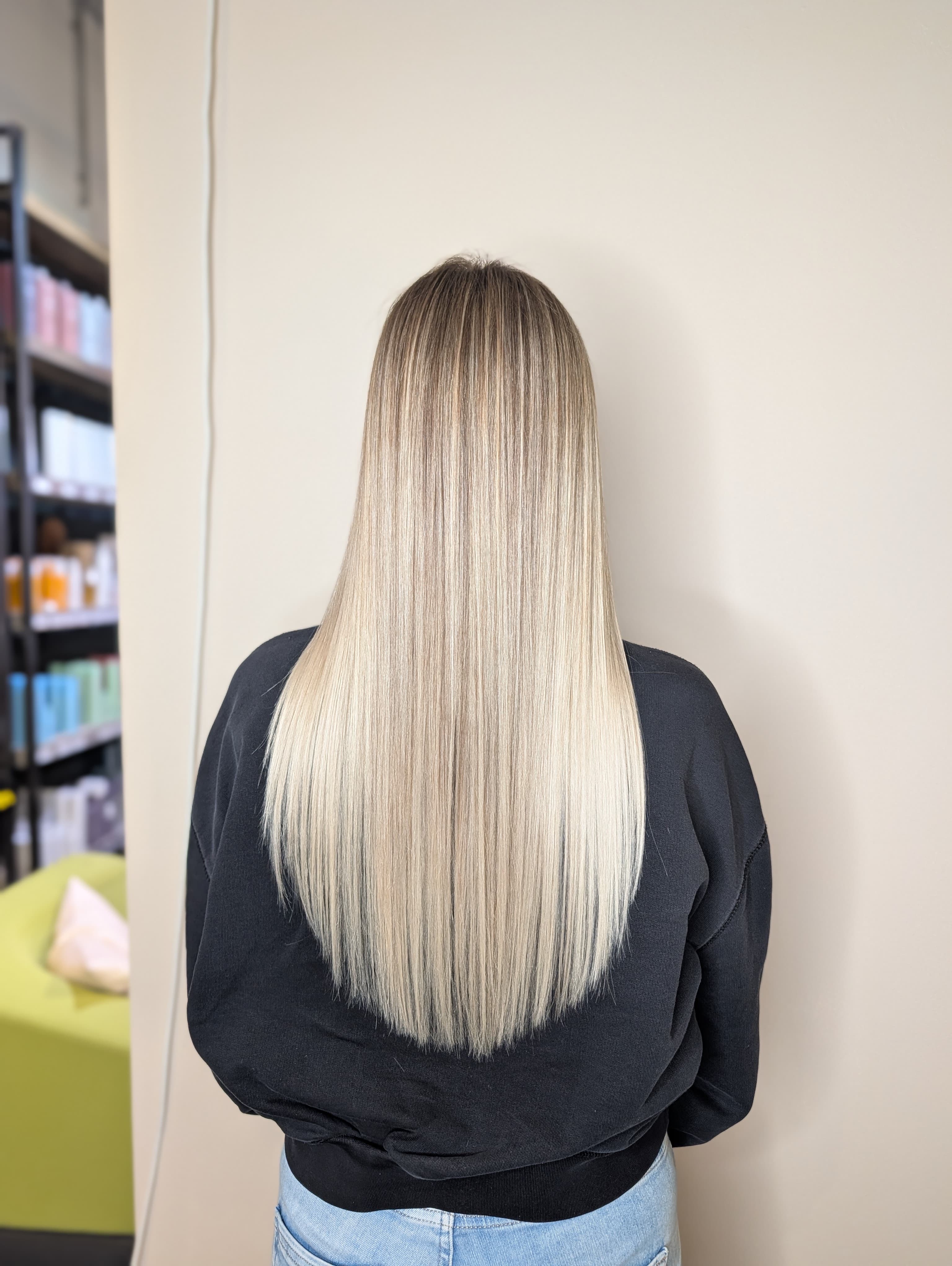 Professionelle Farbberatung und Balayage-Technik