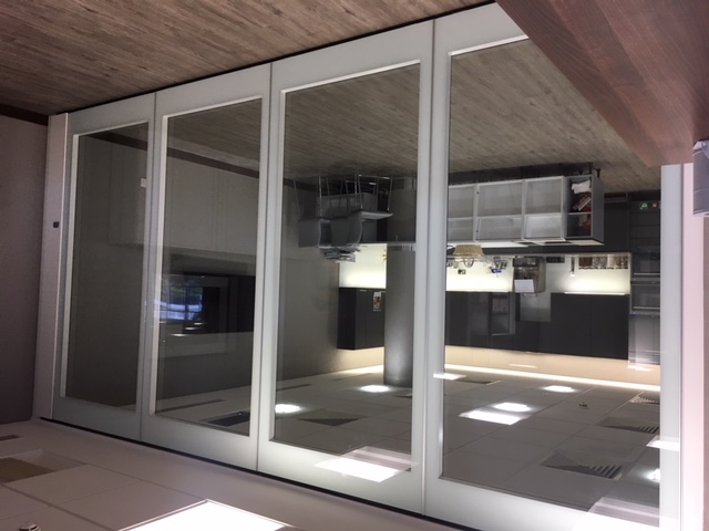 MG600 Glazed Movable Wall – Closed Position