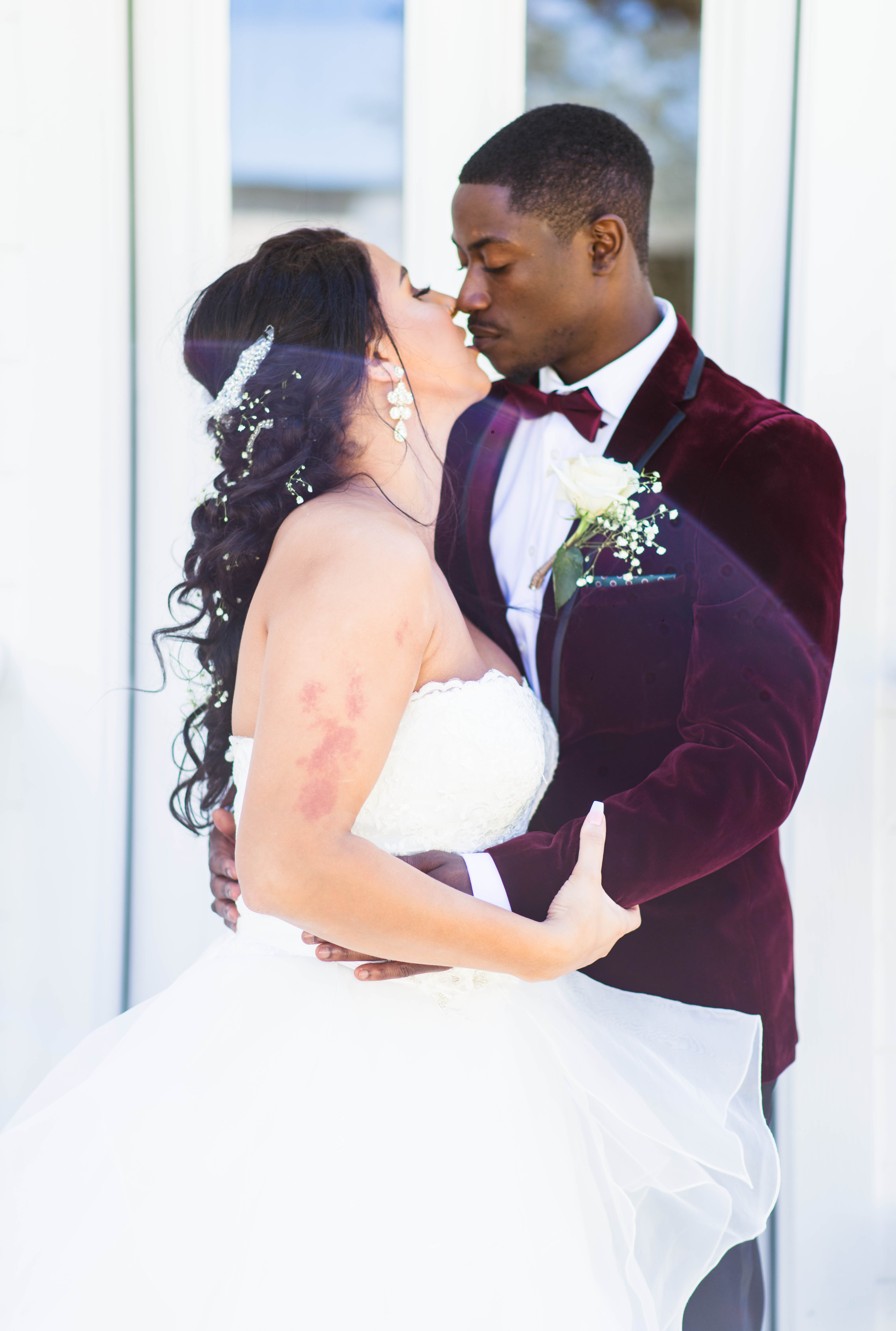 Romantic elopement moment captured in Austin