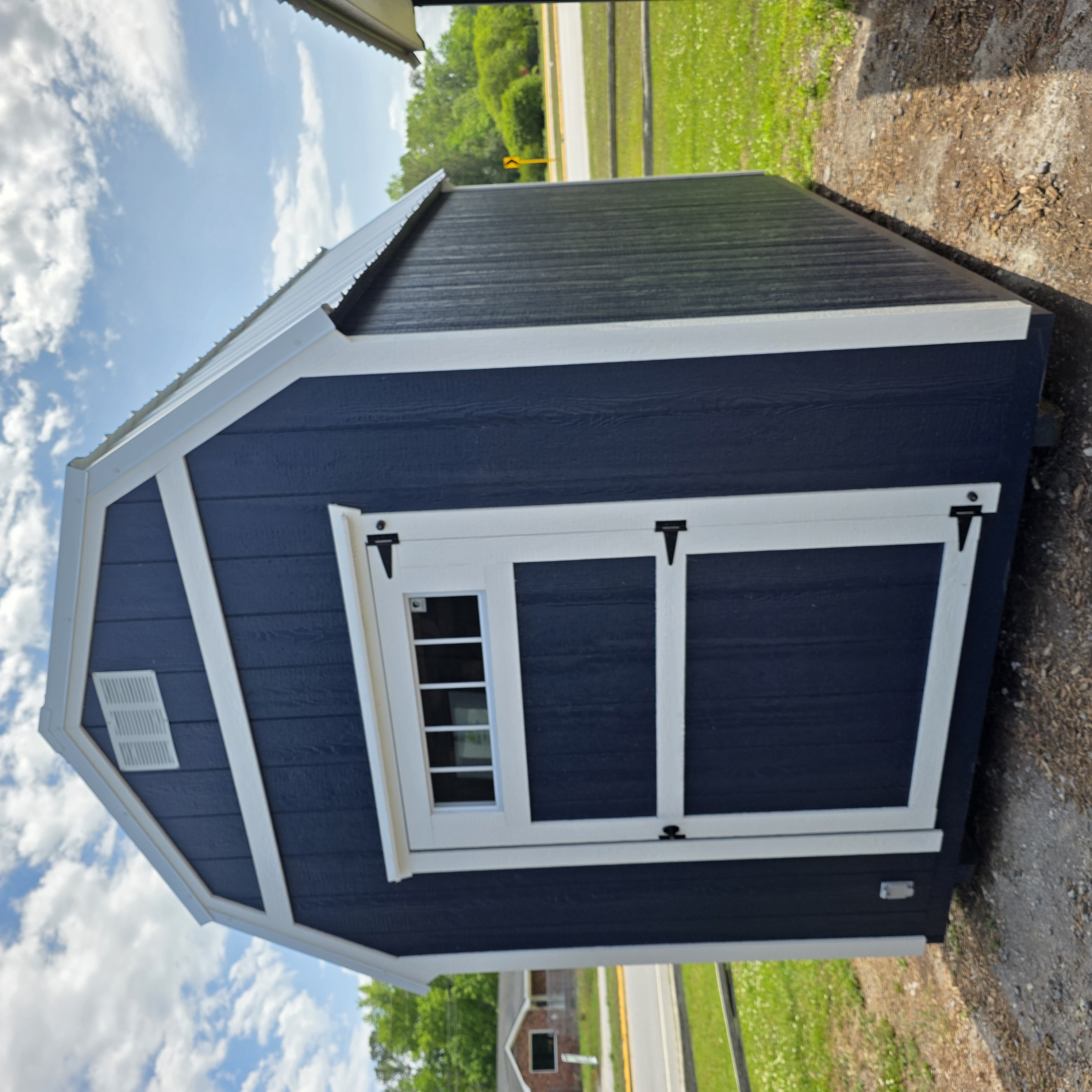 Barn building set up on customer property in SC
