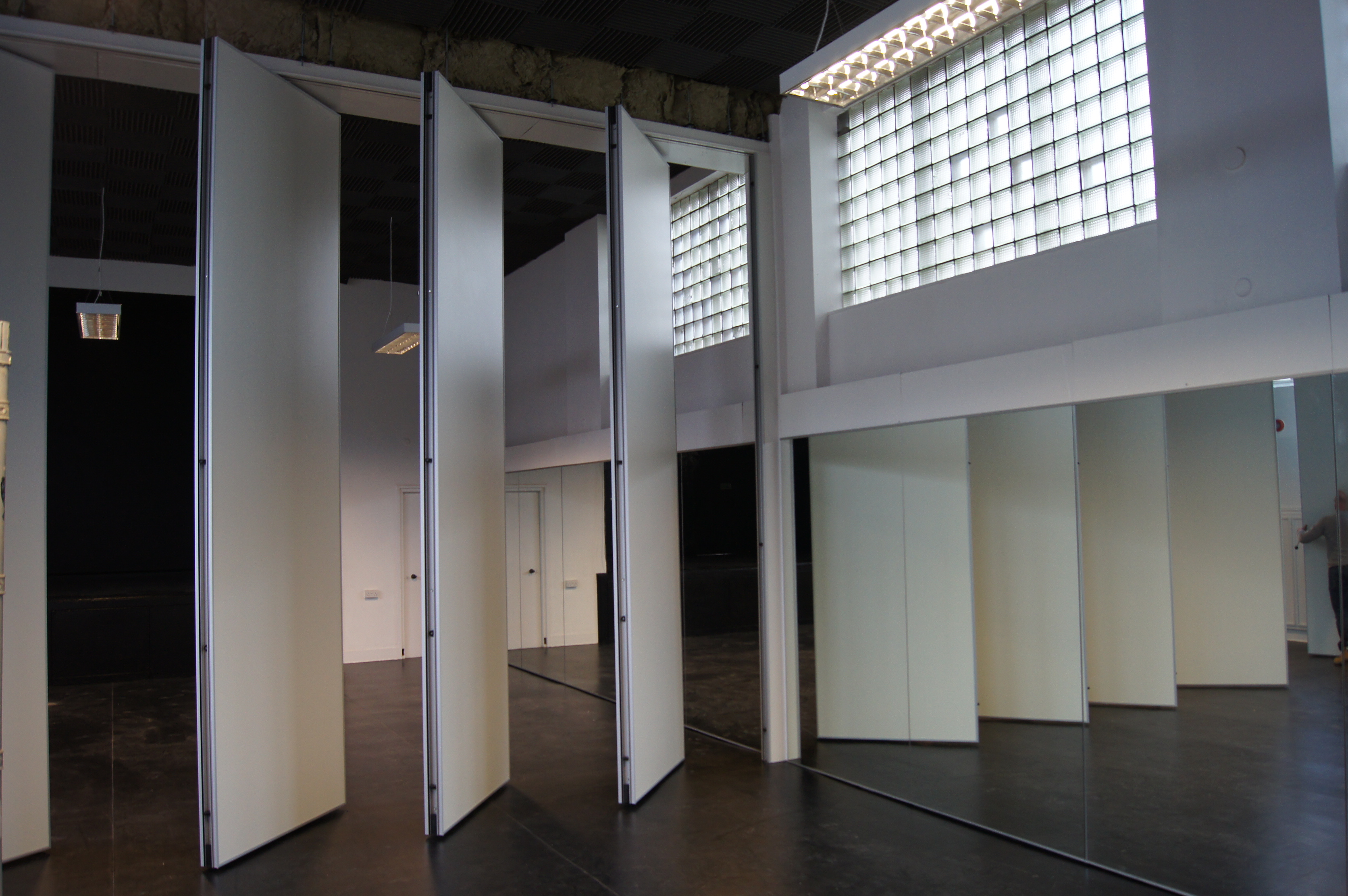 MG100 Movable Acoustic Wall Installation