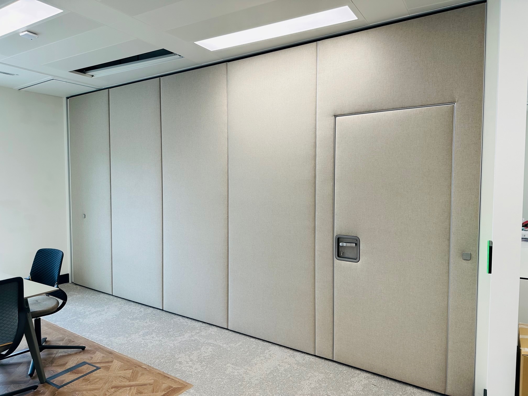 MG100 movable acoustic wall installation 3