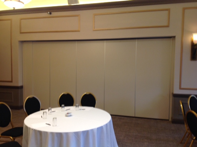 MG100E Automated Wall – Corporate Workspace