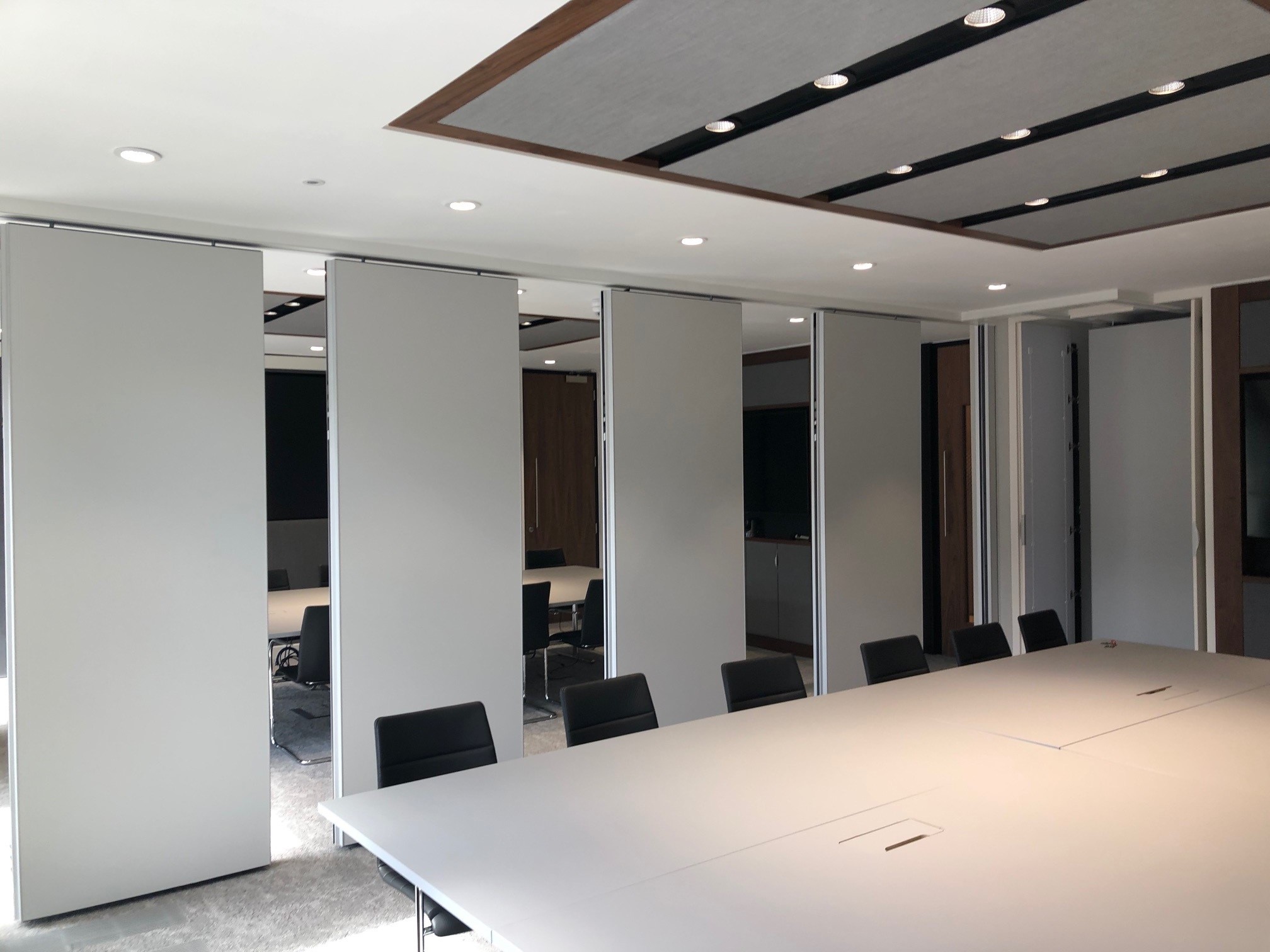 Fully Electric Movable Walls