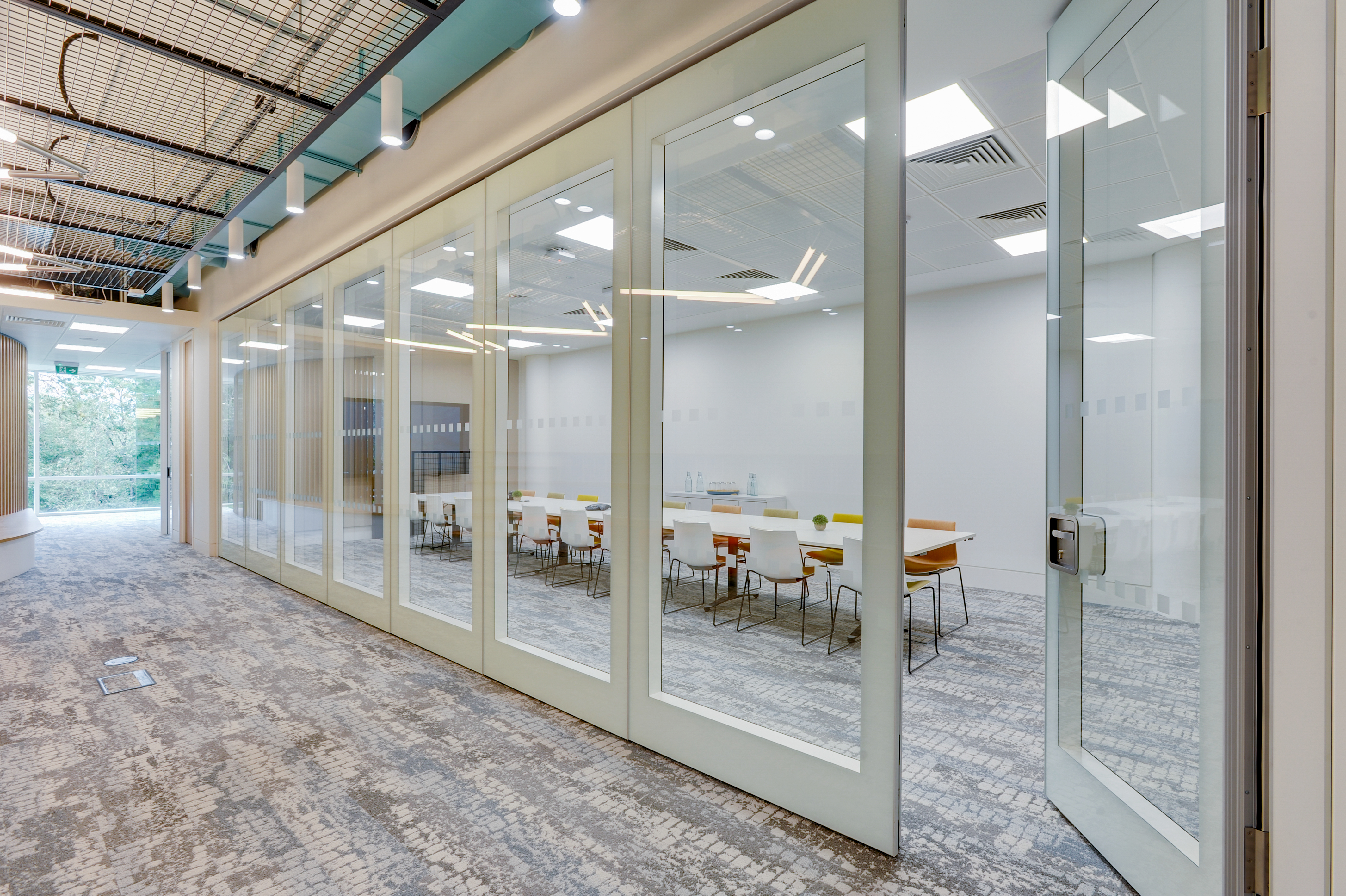 MG600 Glazed Office Partition – Open-Plan Workspace — movable acoustic wall installation 3