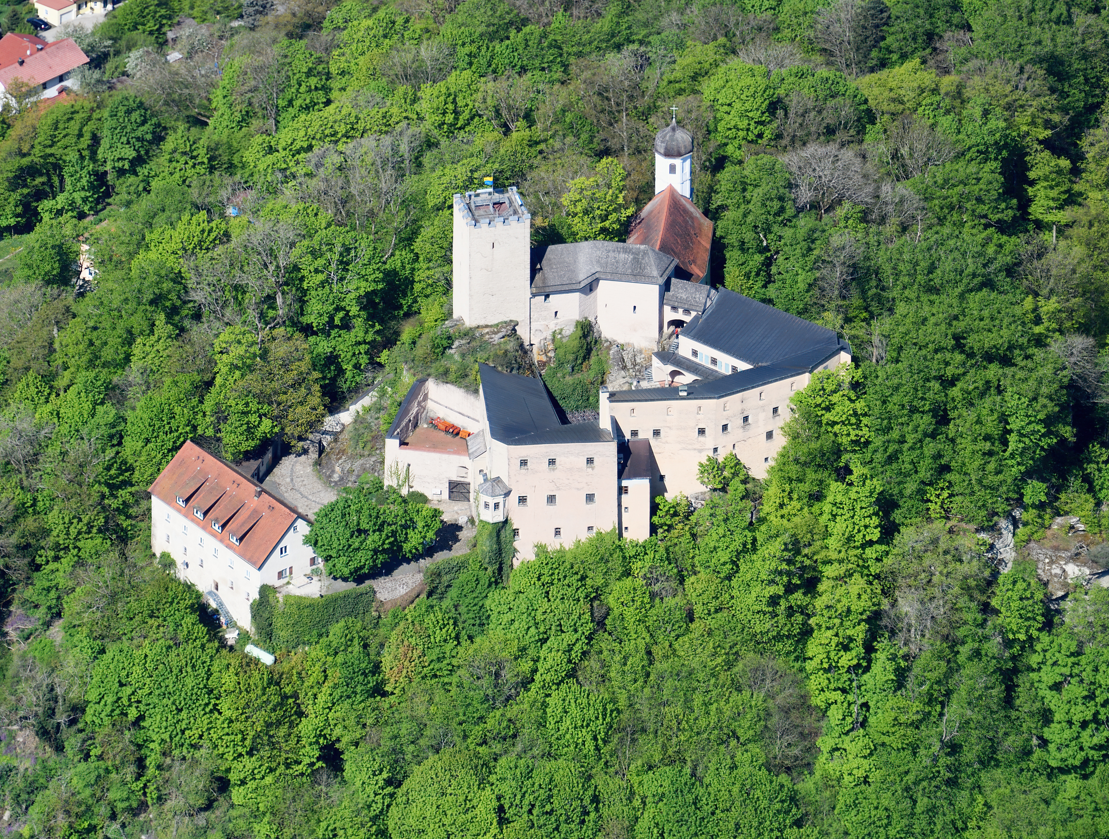 Oberpfalz Landschaft mit Burg und grünen Hügeln