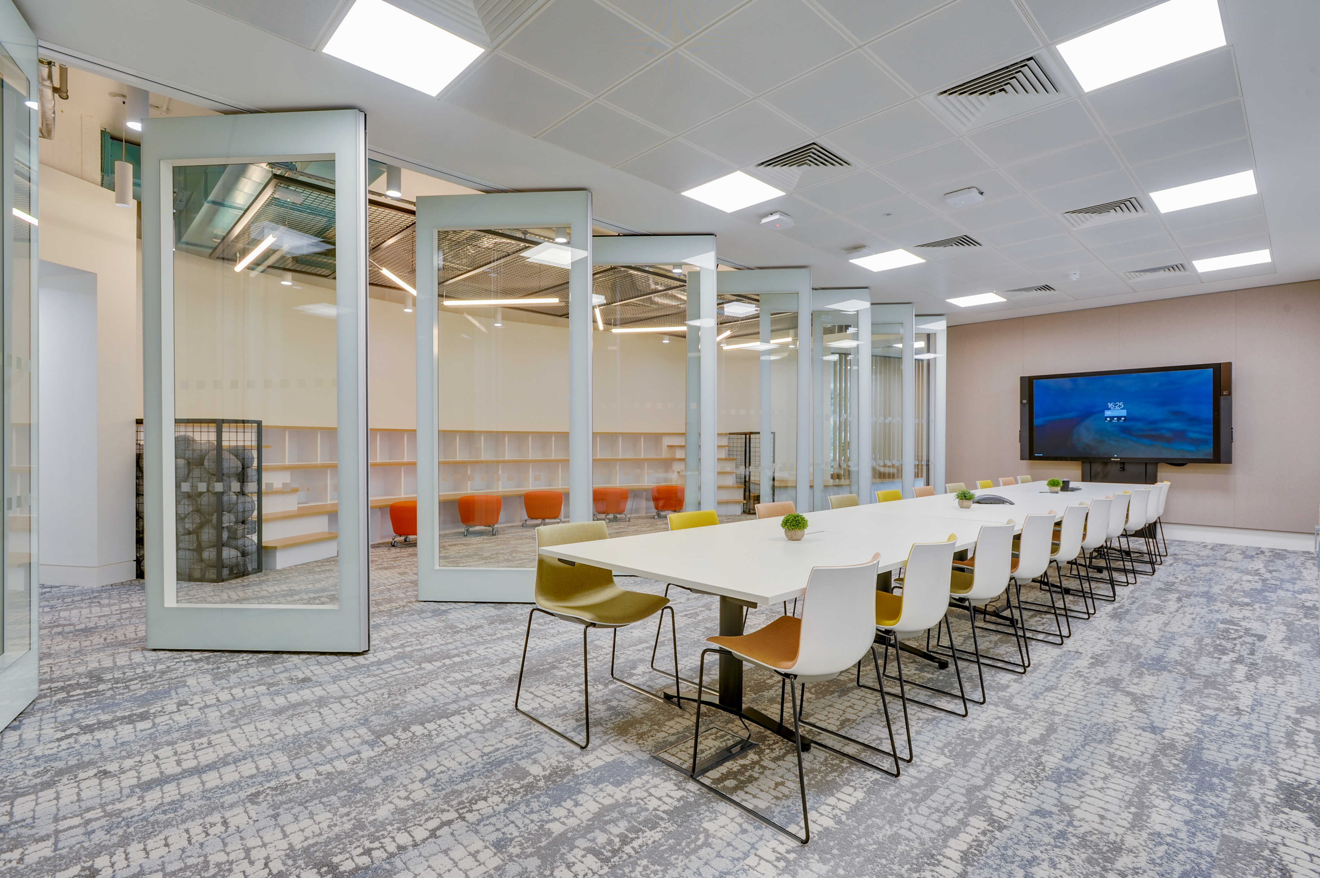 MG600 Glazed Office Partition – Open-Plan Workspace — movable acoustic wall installation 2