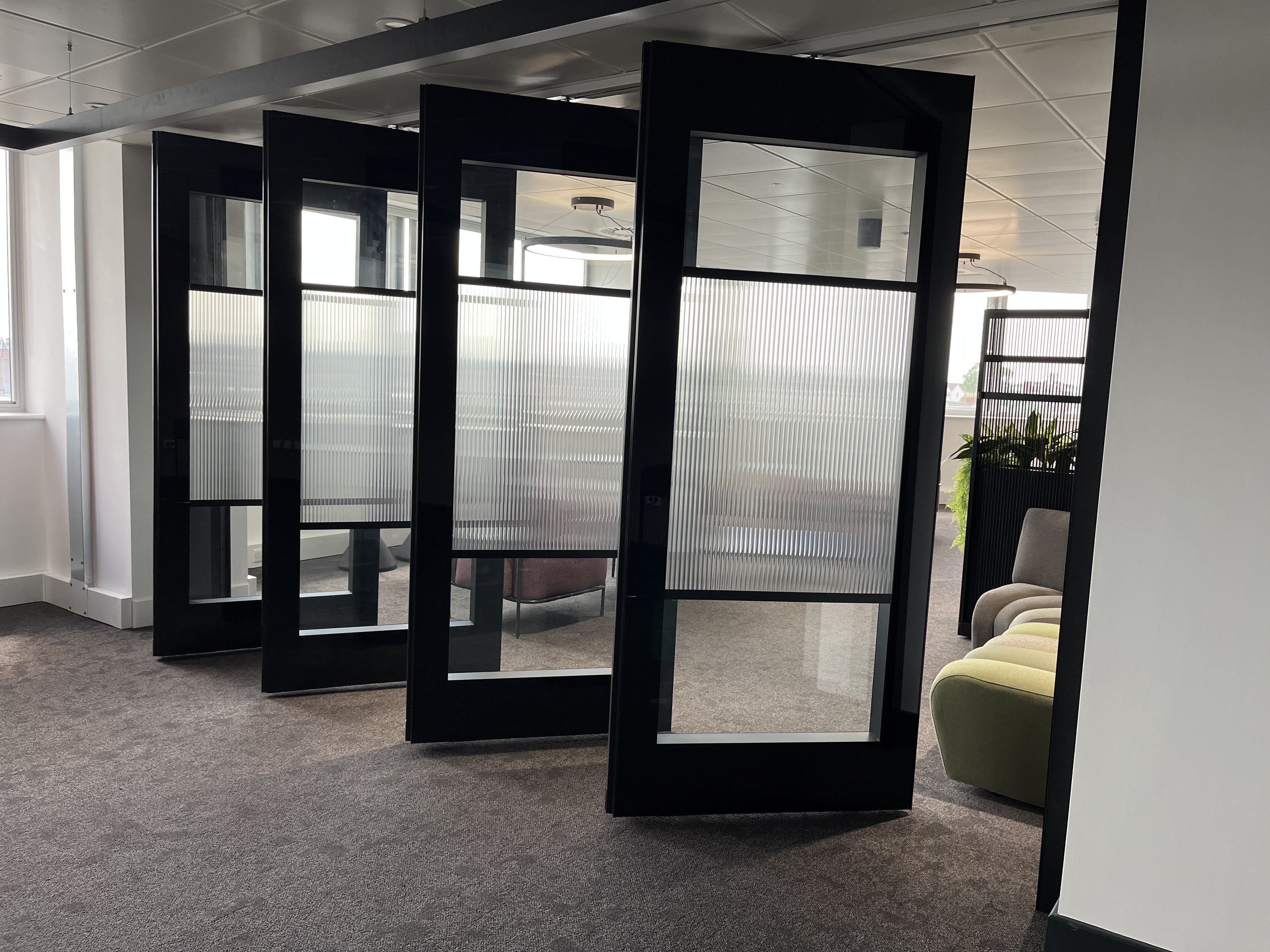 MG600 Operable Glazed Wall – Open Plan Office