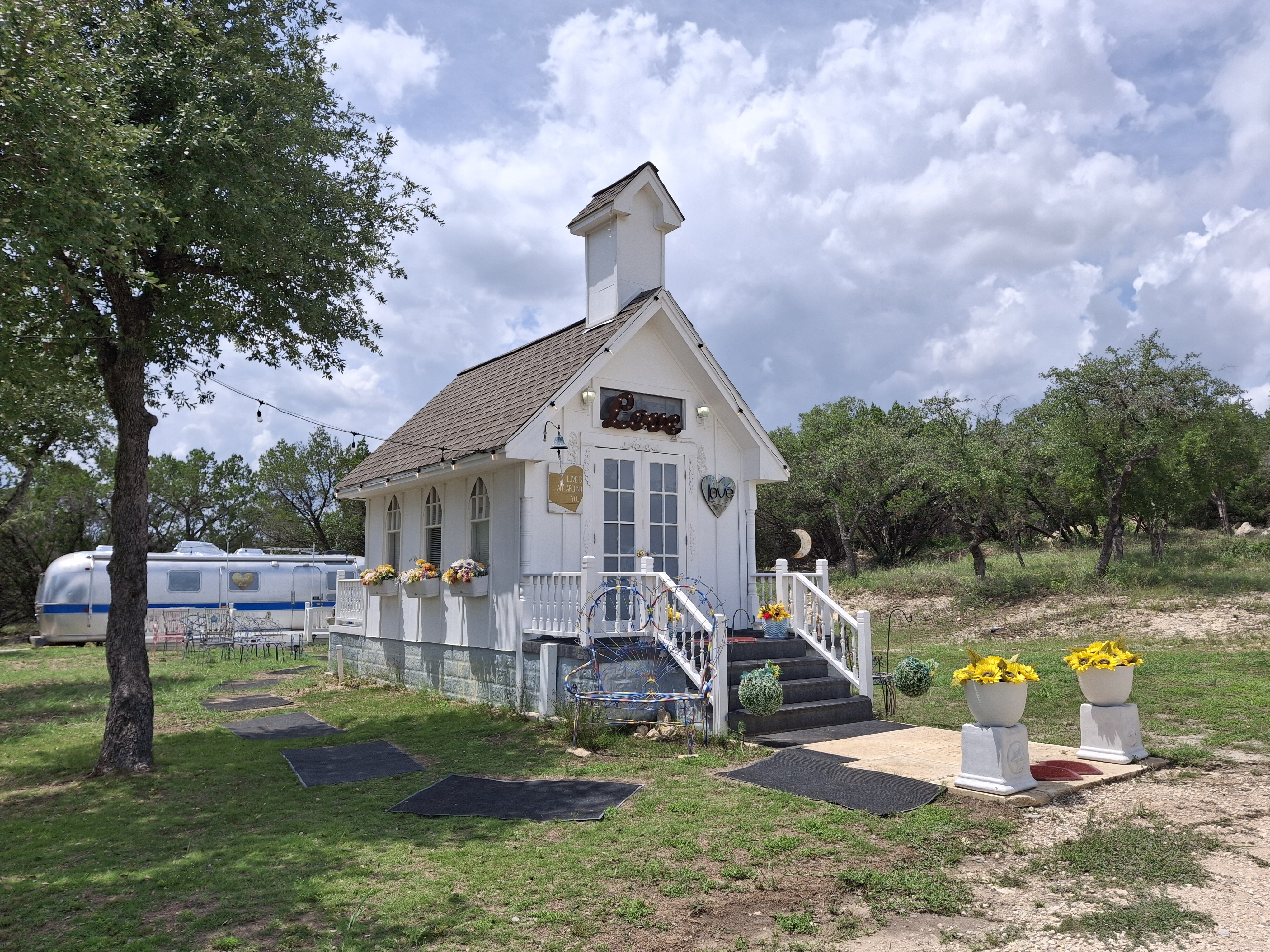Star Hill Ranch outdoor courtyard wedding venue in Bee Cave Texas