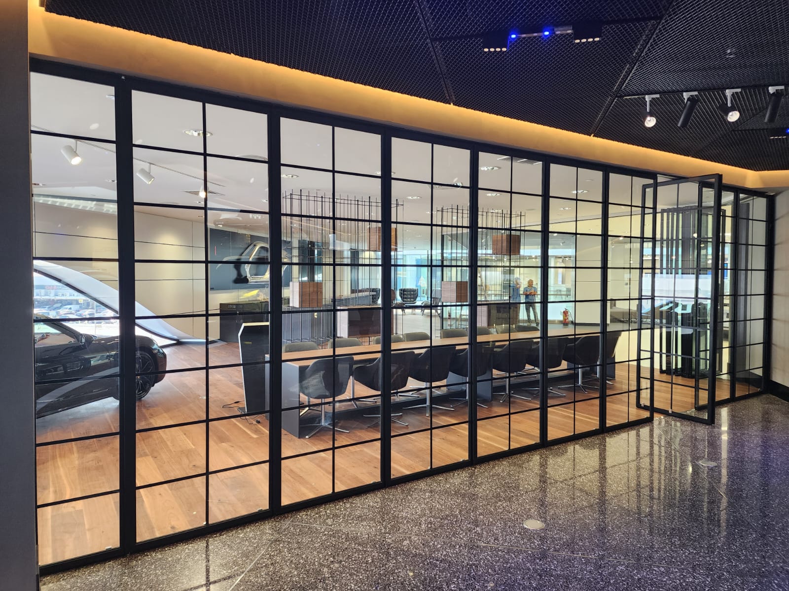 MG900 Crittall Glazed Acoustic Sliding Doors – Corner Office Room